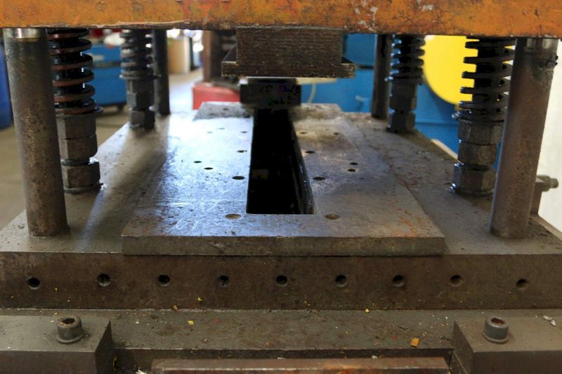TON ARDCOR HYDRAULIC CUTOFF PRESS: STOCK 67953
