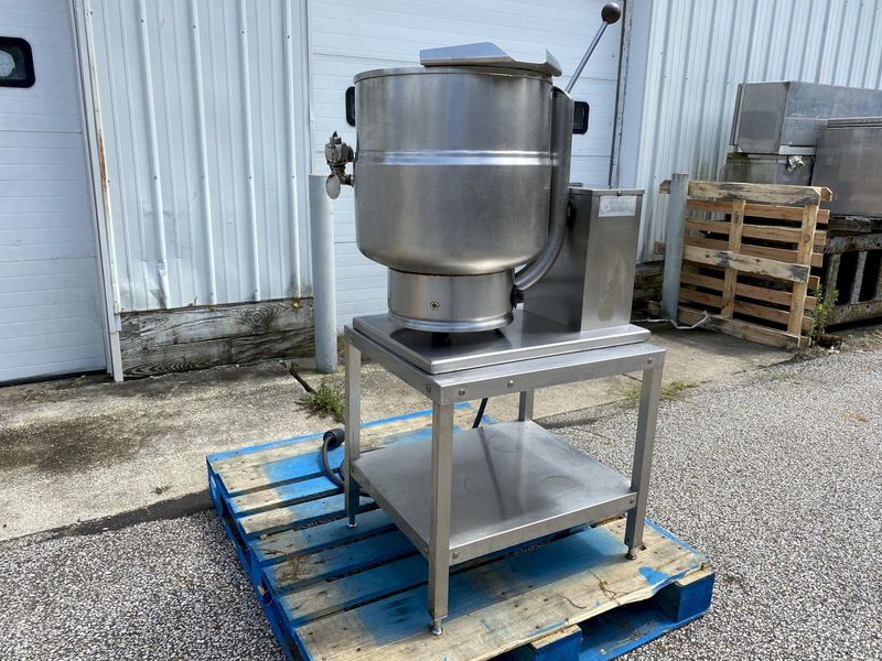 Groen TDB-24 6-Gallon 2/3-Jacketed Tilting Steam Kettle