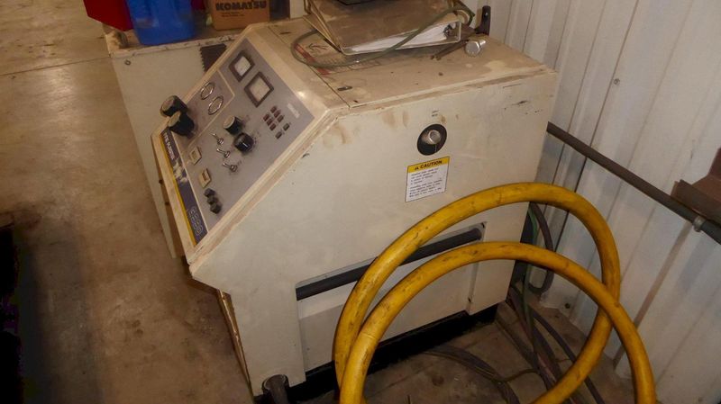 Used Komatsu 90 Amp Plasma Cutter 5' x 10' Table