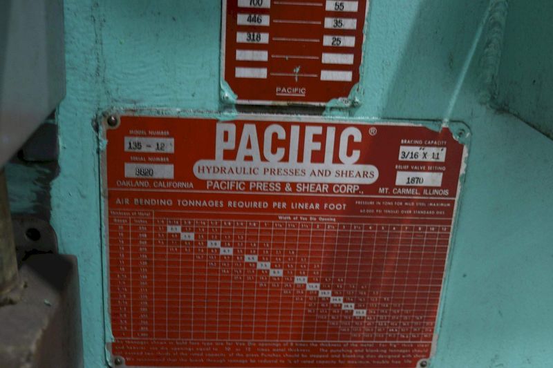 135 TON X 12' PACIFIC HYDRAULIC PRESS BRAKE: STOCK #73487
