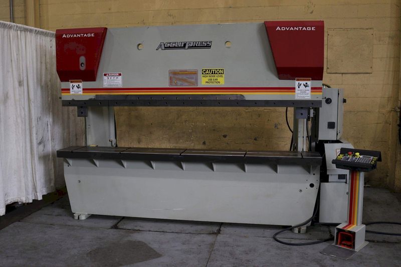 100 TON X 10' ACCURPRESS ADVANTAGE HYDRAULIC BRAKE: STOCK #72739