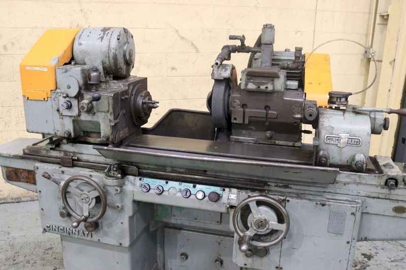 10" X 24" CINCINNATI UNIVERSAL CYLINDRICAL GRINDER: STOCK #72003