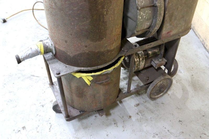 INVINCIBLE VACUUM MODEL #809-B STOCK #70371