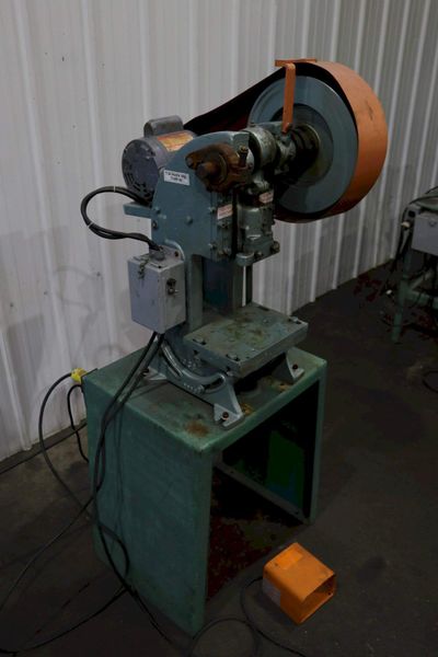 5 TON BENCHMASTER MODEL 152 OBI PRESS: STOCK #73444