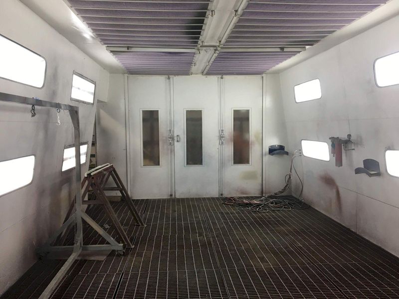 14' X 26' KAYCO DELUXE DOWN DRAFT PAINT BOOTH: STOCK #71255