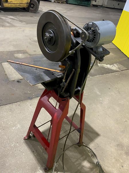 4 TON FAMCO MODEL 40-FLOOR OBI PUNCH PRESS: STOCK #18286
