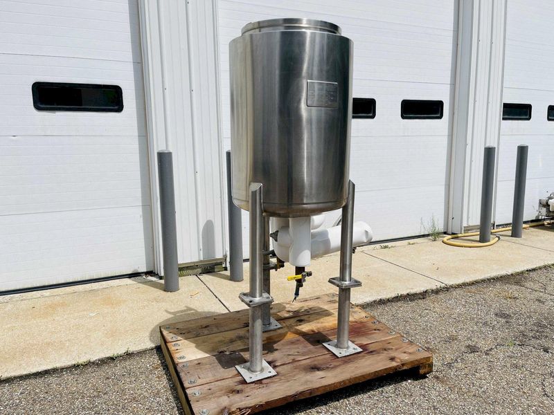 Martin Petersen Co. 33 Gallon Stainless Steel Jacketed Mix Tank