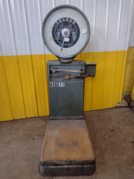 125 LB TOLEDO MODEL #2181 FLOOR SCALE: STOCK #18816