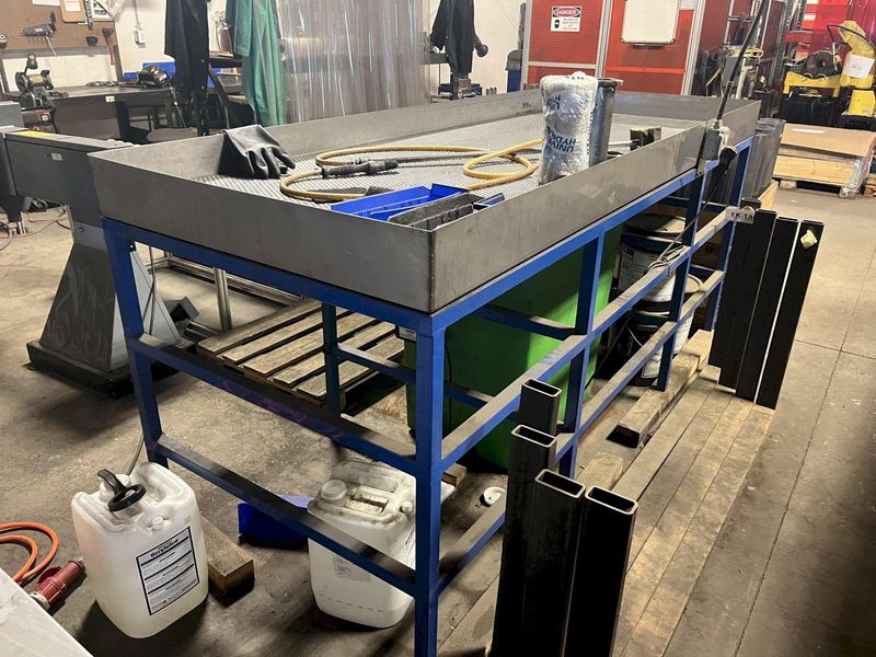 40" X 100" X 25 GALLON WASH TABLE WITH SMARTWASHER MODEL 25-2 HEATED POWER PUMP: STOCK #16206