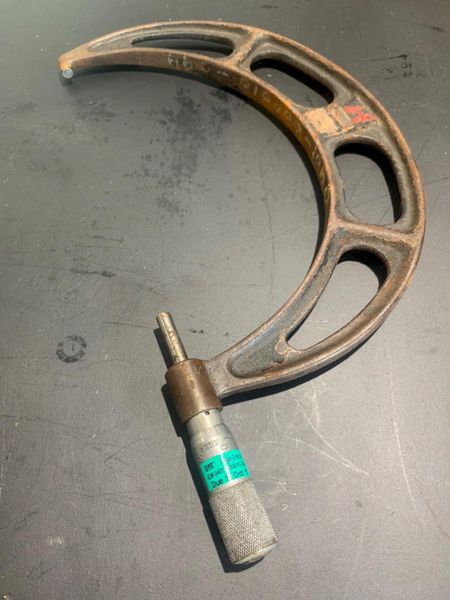 8" VTG STARRETT NO. 436 OUTSIDE MICROMETER: STOCK 15117