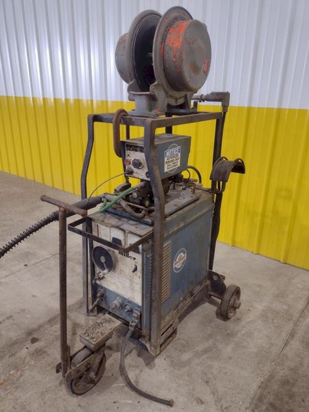 200 AMP MILLER MODEL #CP-200 WELDER WITH WIRE FEED: STOCK #20766