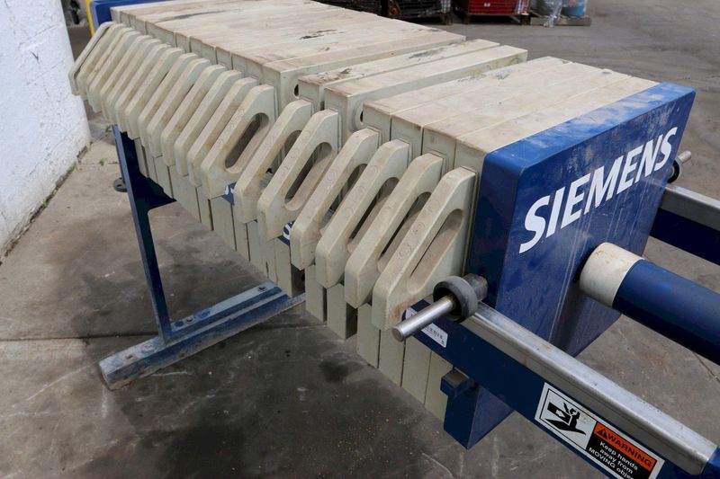20 PLATE SIEMENS DEWATERING SYSTEMS FILTER PRESS: STOCK #70474