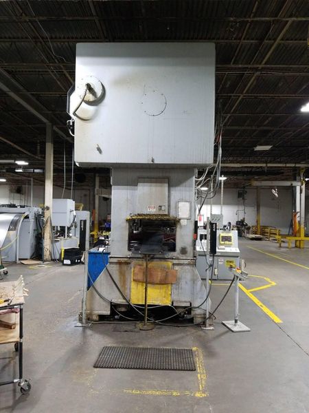 300 ton BLOW SE2-300-96-48 Straight Side Press