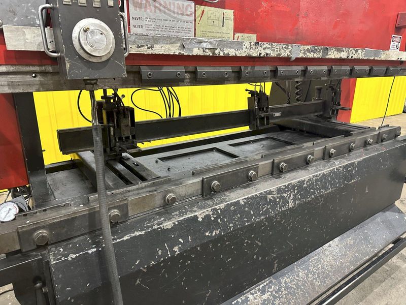 80 TON x 8' AMADA MODEL #RG-80 HYDRAULIC PRESS BRAKE NC9-EX CONTROL: STOCK #19753