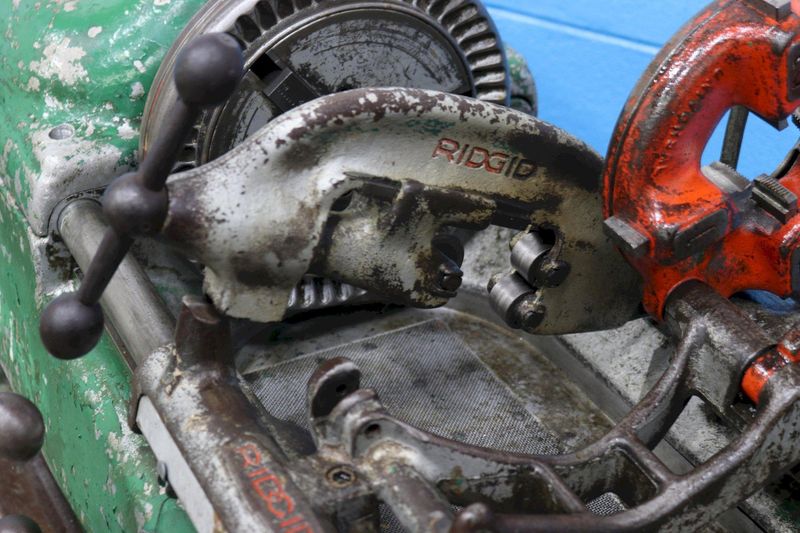 RIDGID MODEL #535 PORTABLE THREADING MACHINE: STOCK #73512