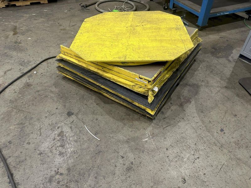 4500 LB SOUTHWORTH HYDRAULIC LIFT TABLE: STOCK #78041