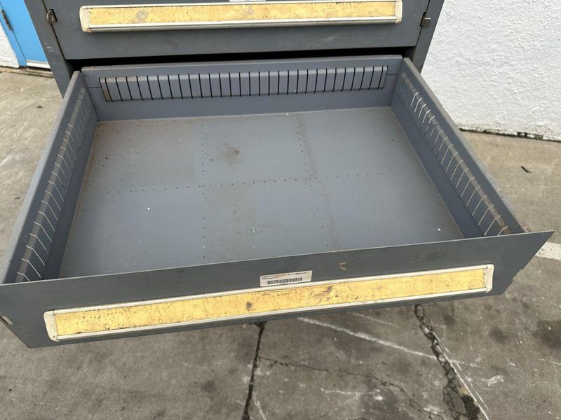 7 DRAWER 30" X 27-1/2" X 59" VIDMAR CABINET: STOCK #77995