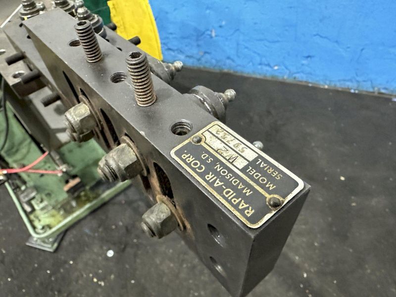 25 TON HENRY & WRIGHT 4 POST CUTPRESS & STOCK FEEDER: STOCK #77500