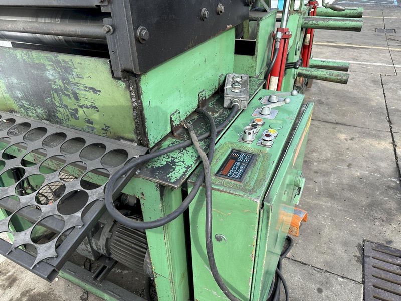 10,000 LB  X 30" REGAL COIL CRADLE & STRAIGHTENER:  STOCK#77222