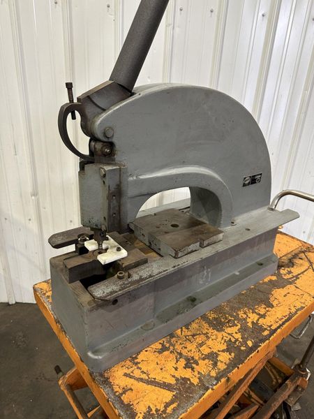#2 DIACRO SINGLE END HAND PUNCH: STOCK #77076