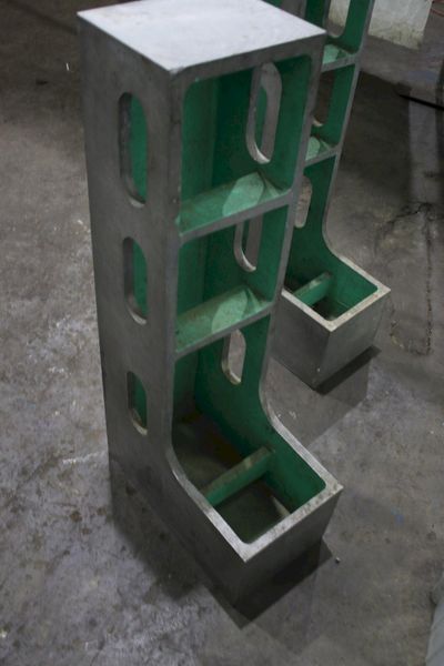 (1) PAIR 10-3/4" LONG X 20" WIDE X 42" HT ANGLE PLATES: STOCK #76639