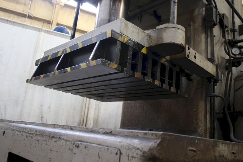 125 TON DENISON HYDRAULIC PRESS: STOCK #75941