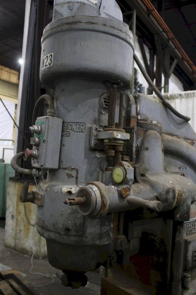 KEARNEY & TRECKER MODEL 210 CH VERTICLA MILL: STOCK #756532