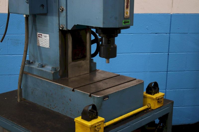 VSI MODEL #TM-23 RIVET SPINNER: STOCK #75603