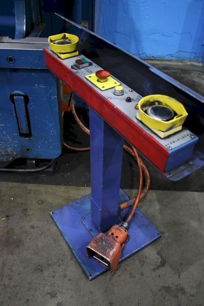 135 TON X 8' CINCINNATI MDL 135FMII HYDRAULIC PRESS BRAKE: STOCK #75067