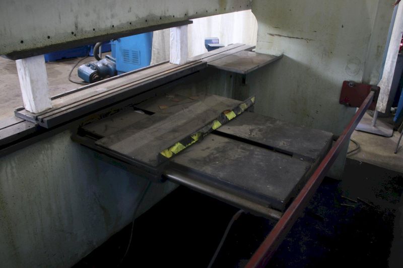 110 X 10' LVD HYDRAULIC PRESS BRAKE: STOCK #74991