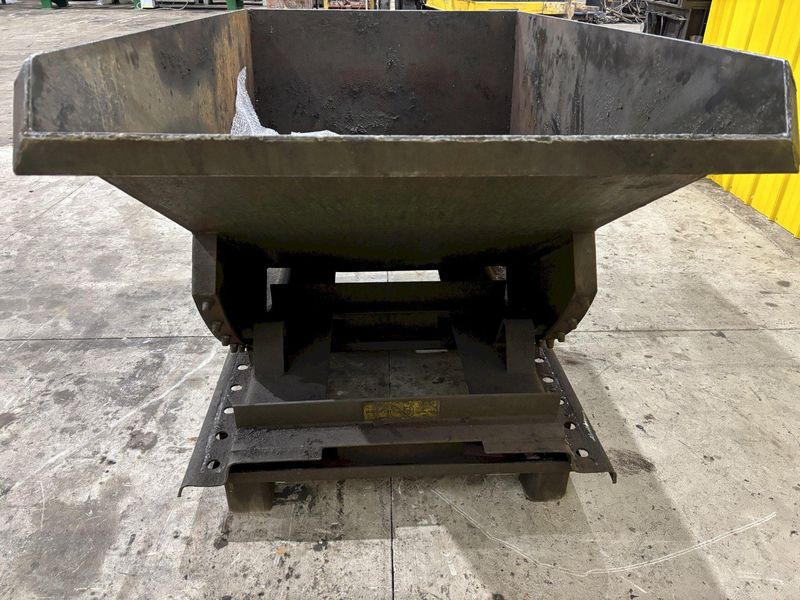 1 CU. YD. JESCO MODEL #211331 SELF DUMPING HOPPER: STOCK #22193