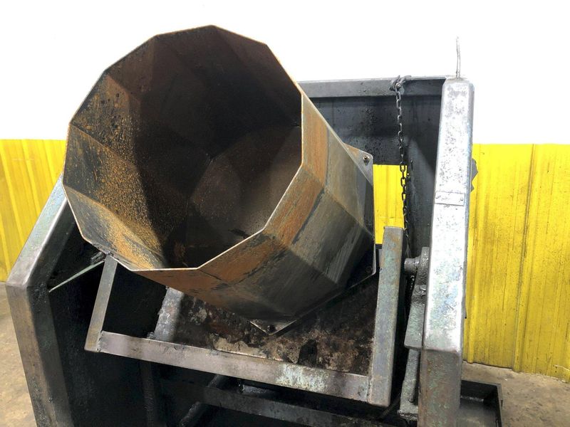 4 CU FT X 22" OAKLAND PRODUCTS MODEL TB-4 DEBURRING AND POLISHING BARREL  PARTS TUMBLER: STOCK 1