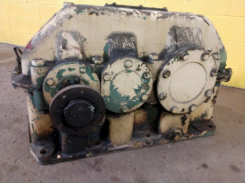 40 HP HAMILTON GEAR & MACHINE REDUCING GEAR BOX: STOCK #10829