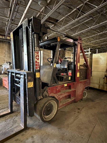 30,000 LBS TAYLOR MODEL #TCO-300S HEAVY DUTY RIGGER FORKLIFT: STOCK #18136