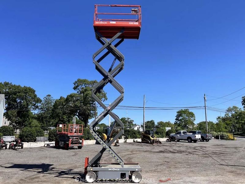SKYJACK MODEL #SJ4626 ELECTRIC SCISSOR LIFT: STOCK #78534