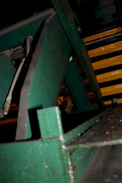 12,000 LBS SOUTHWORTH HYDRAULIC SCISSOR LIFT TABLE: STOCK #75588