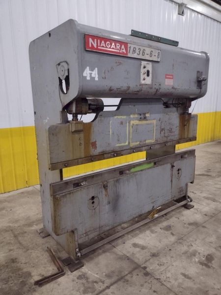 36 TON X 8' NIAGARA MODEL #1B36-6-8 MECHANICAL PUNCH PRESS: STOCK #23465
