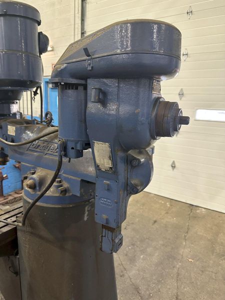 2 HP BRIDGEPORT VERTICAL MILLING MACHINE WITH SLOTTING HEAD : STOCK #77315