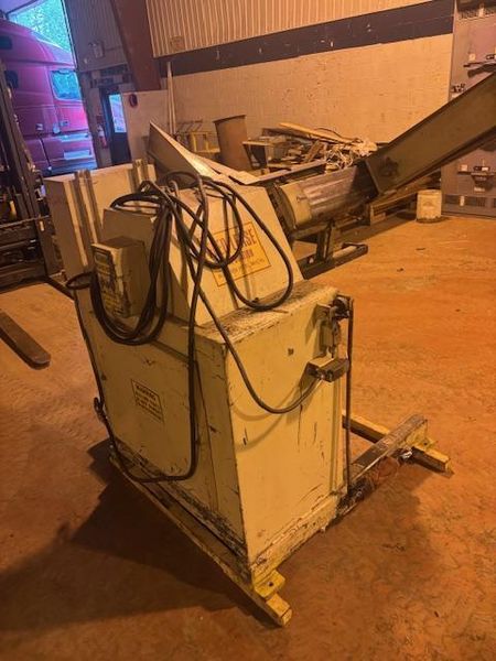 2500 LB X 18" FEEDLEASE MOTORIZED UNCOILERS