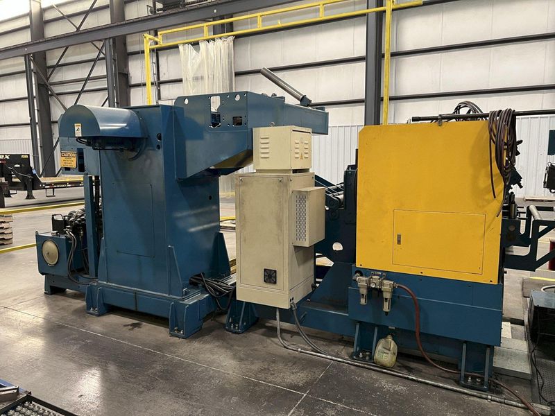 14000 LB X 32" X .240" SHUNG DAR SERVO FEEDLINE