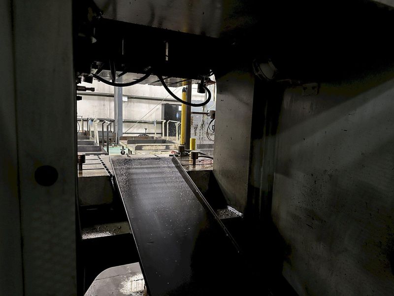 220 TON AIDA GAP FRAME PRESS