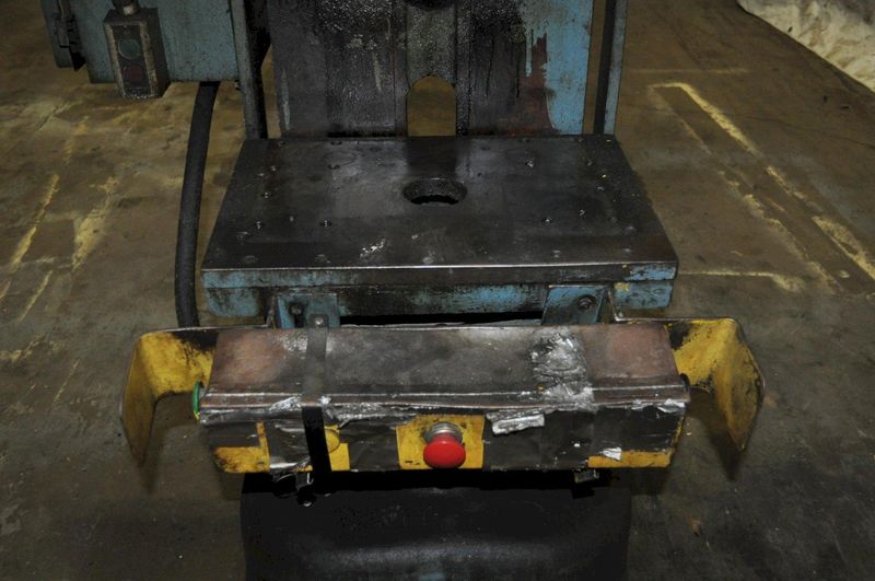 25 TON ROUSSELLE HORN PRESS