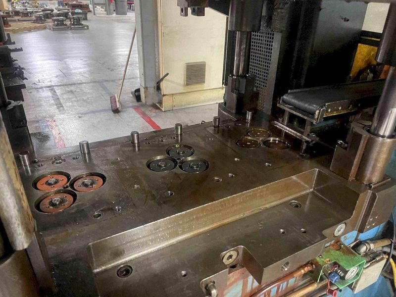 176 TON LAUFFER HYDRAULIC PRESS