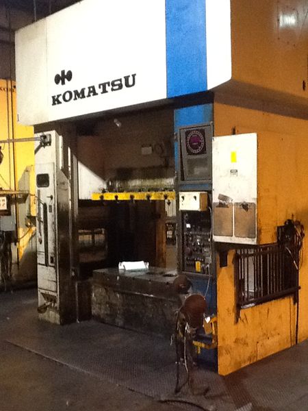 220 TON KOMATSU STRAIGHT SIDE DOUBLE CRANK PRESS