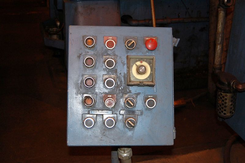 30" x 30" x .125 COILMATIC FEEDER STRAIGHTENER
