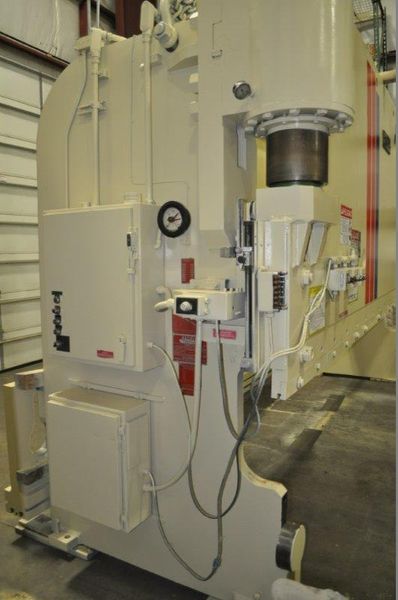 300 TON x 16' PACIFIC HYDRAULIC PRESS BRAKE