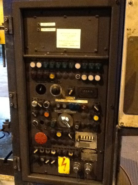 220 TON KOMATSU STRAIGHT SIDE DOUBLE CRANK PRESS