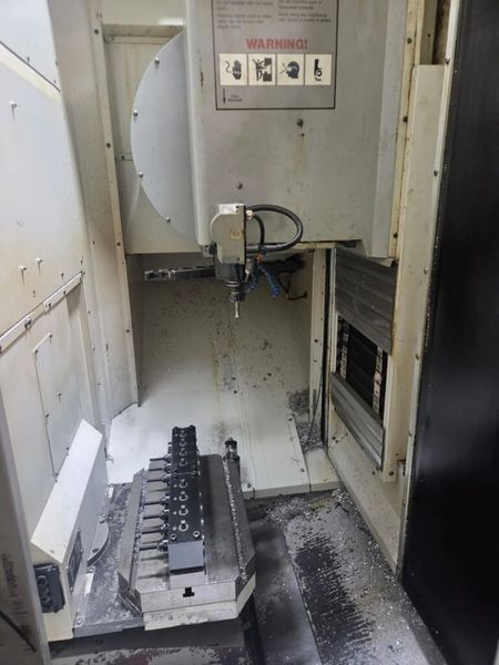 Haas Model MDC 500 CNC Drill Tap VMC w/ Rotary Pallet Changer (2005)