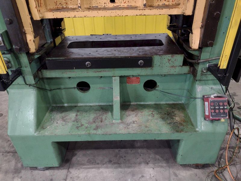 75 TON X 42" X 24" L&J MODEL #EM275 HIGH SPEED STRAIGHT SIDE STAMPING PRESS, 2.5" STROKE: STOCK