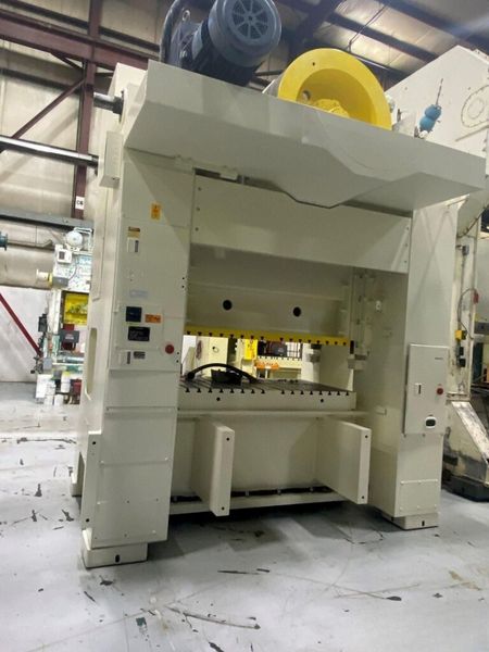 Komatsu E2M200 200 Ton Straight Side Mechanical Stamping Press